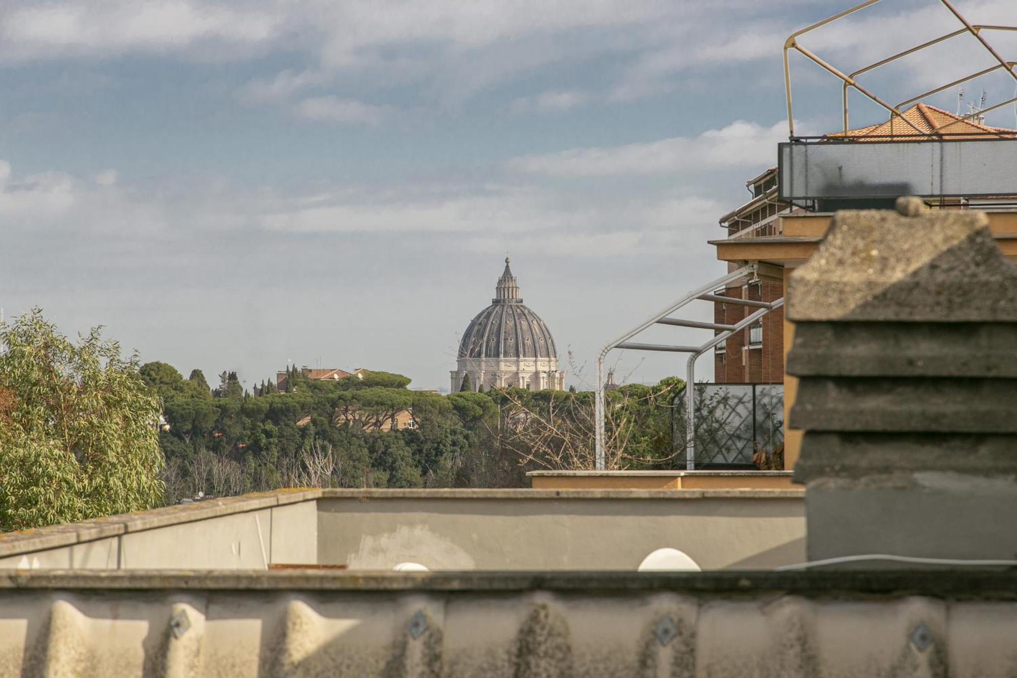 Terrazza San Pietro Vicino Metro A * Roma
